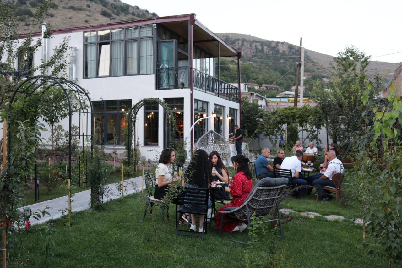Redroof Country House Hotel Горис Экстерьер фото