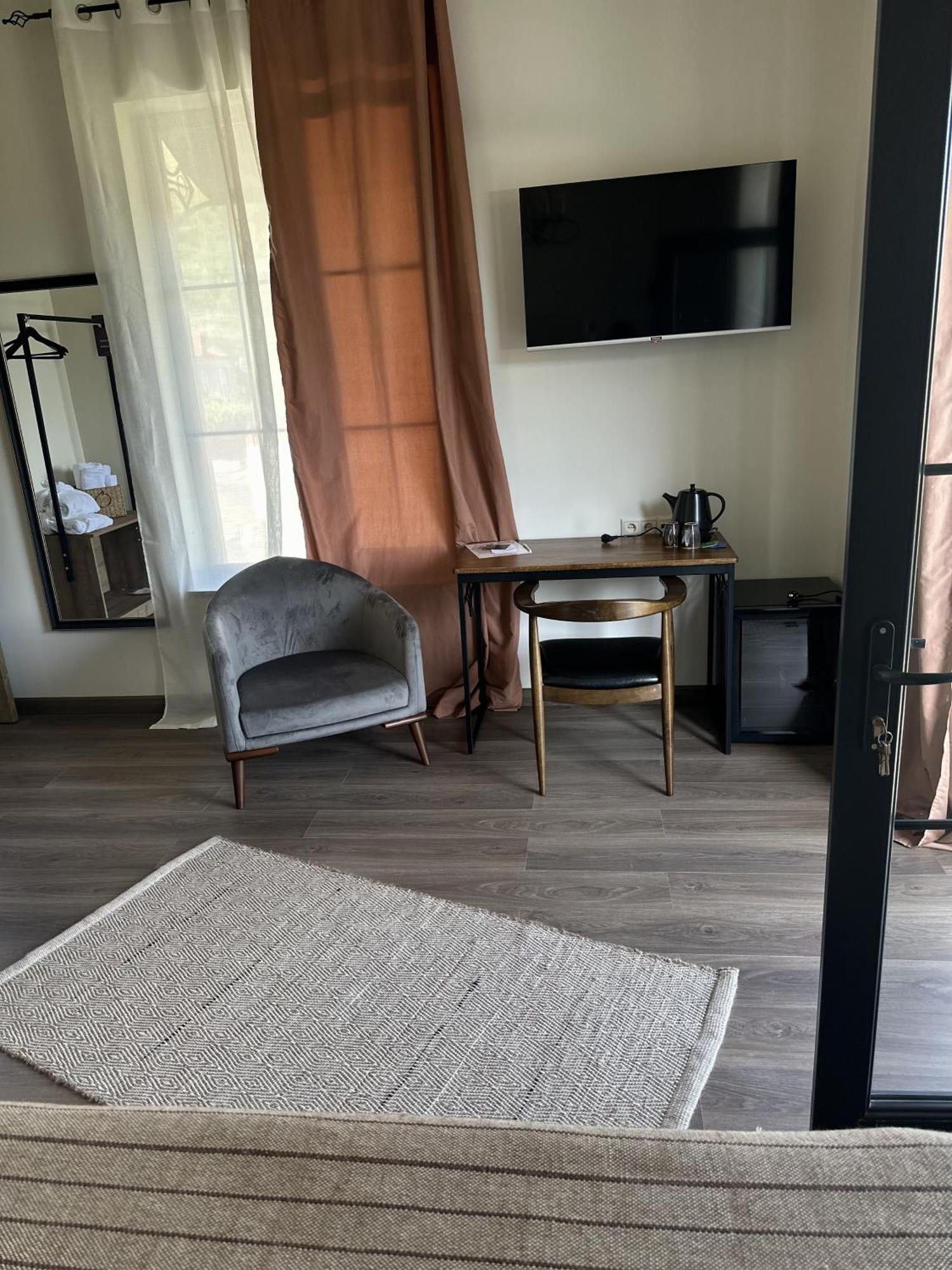Redroof Country House Hotel Горис Экстерьер фото